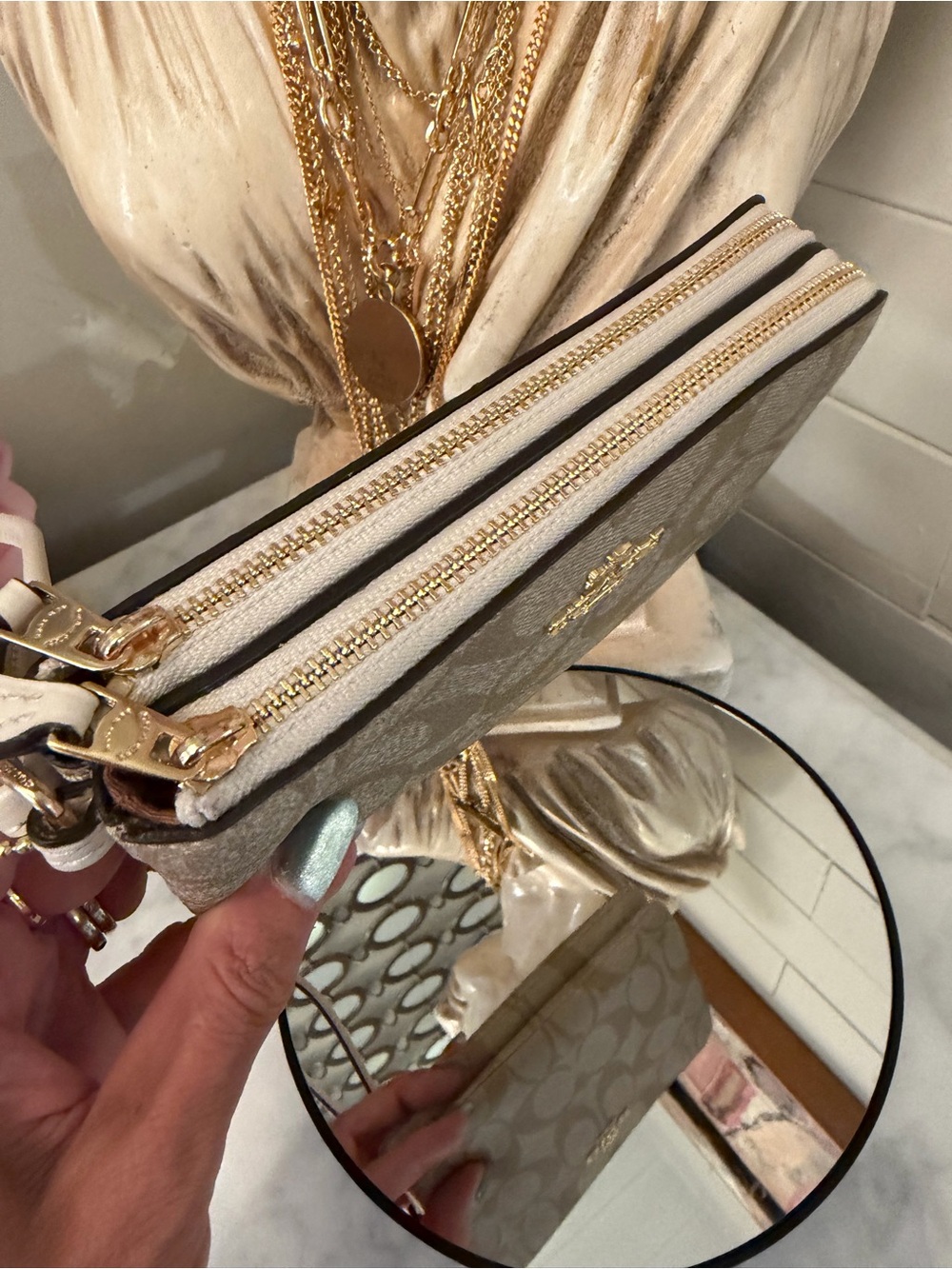 Coach EUC Beige Signature Zip double pocket Wallet Wristlet - Picture 5 of 10